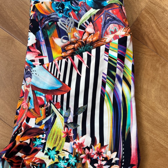 CLS floral print scrunch v-cut leggings - Picture 3 of 3